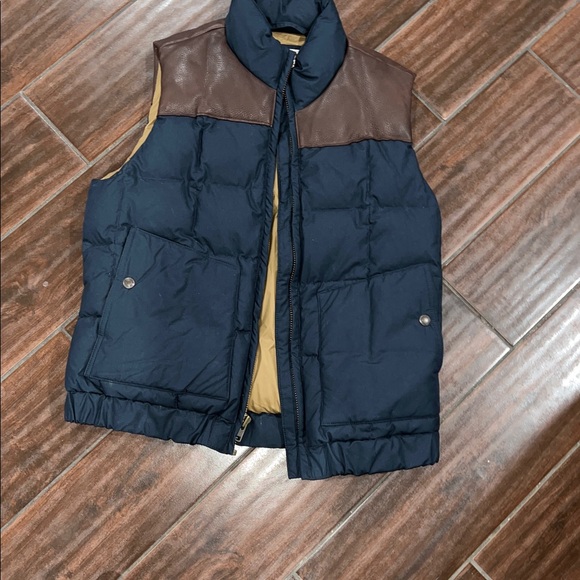 Filson Dark Blue and Tan Quilted Vest - Picture 1 of 6
